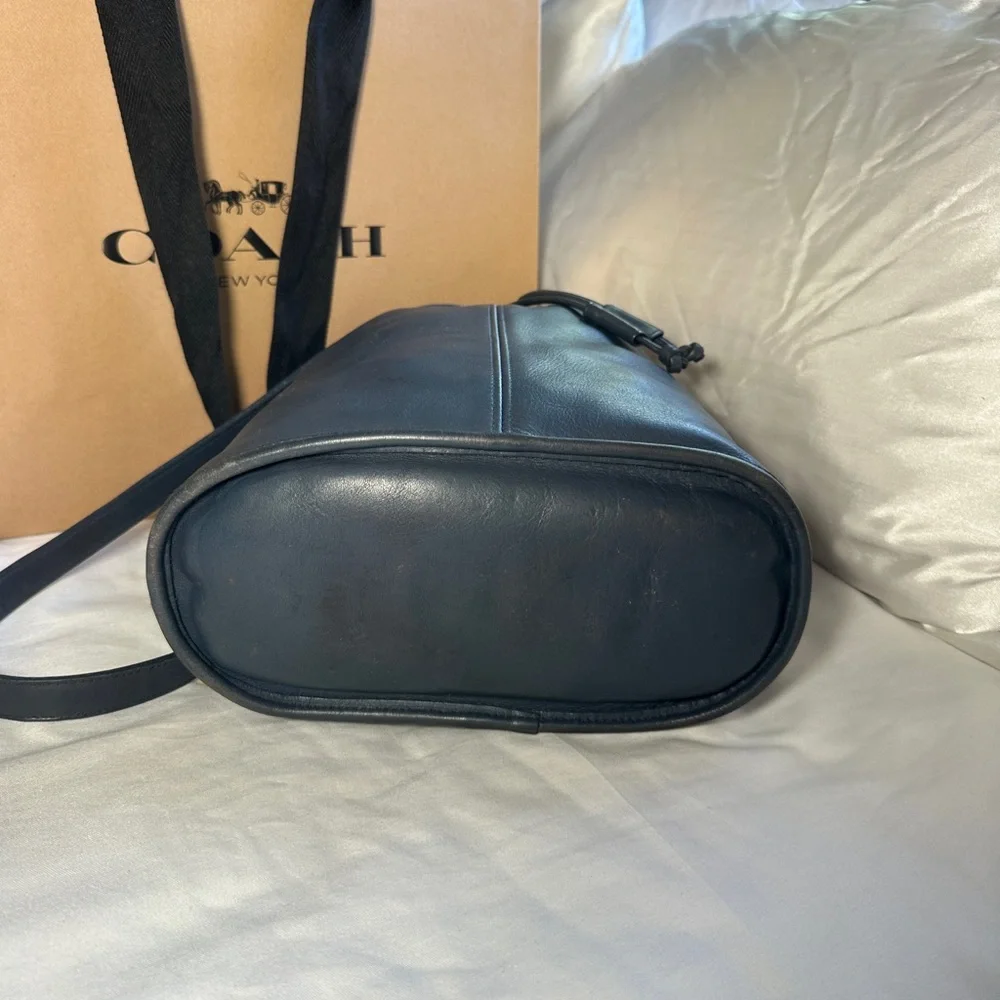 Coach navy Lula legacy 1990s vintage Drawstring Bucket Bag
